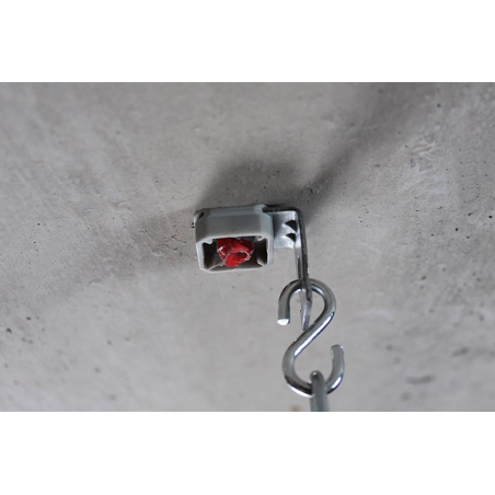 Anwendungsbild Decken-Drahtabhänger AAT: AAT befestigt an Betondecke mit einem Gasnagler