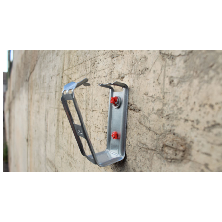 Anwendungsbild Metall-Kabelsammelhalter CHS 47x41 zur Befestigung mit Gasnagler