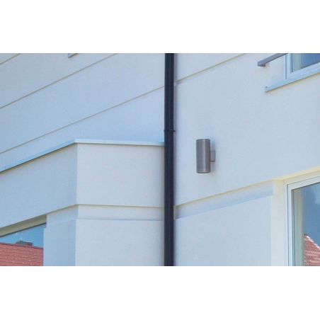 Anwendungsbild Isolationsdübel IPL: Lampe an der isolierten Fassade