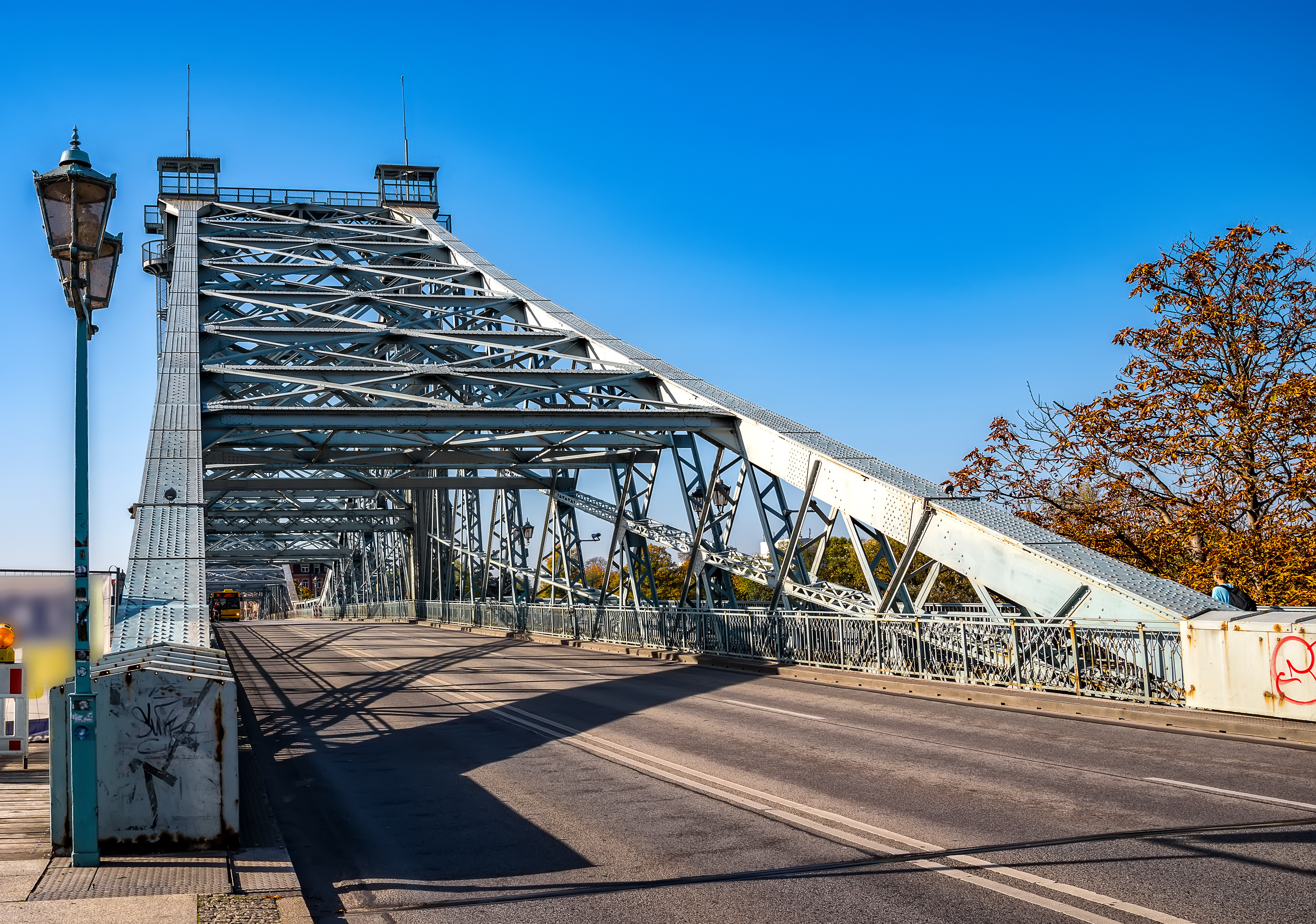 Brücke in Brasilia, der Hauptstadt von Brasilien, die für die Anwendungsmöglichkeit von Injektionsmörtel im Brückenbau steht.